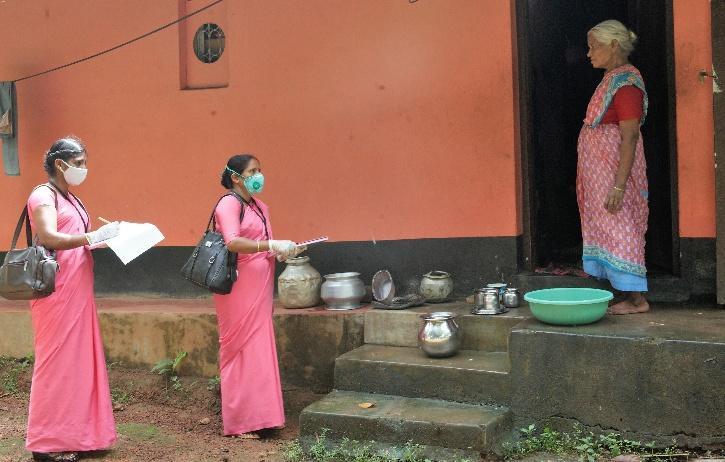 印度_社会|月薪不足200元，印度60万女性抗疫工作人员罢工