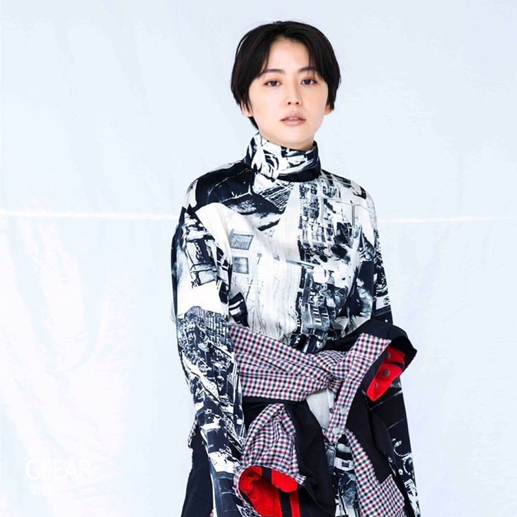 女星收入排行榜_网传明星收入排行榜单,郑爽日薪208万不算高,还没能进前十!(2)