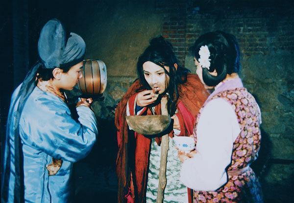 贾府|红楼梦中，元春被杀后，贾府为何不及时收手？