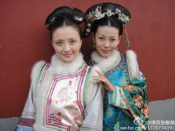 甄嬛传|《甄嬛传》齐妃的儿子特别帅，高鼻梁大眼睛，与妈妈同框像姐弟