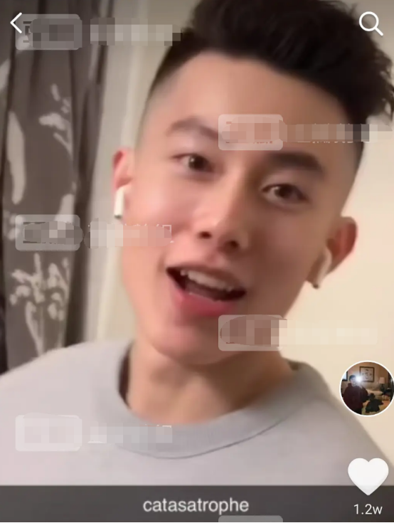 甄嬛传|《甄嬛传》齐妃的儿子特别帅，高鼻梁大眼睛，与妈妈同框像姐弟