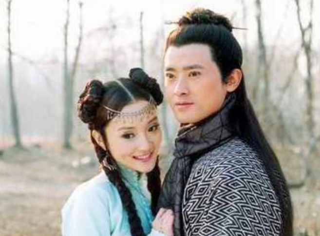 李小璐|李小璐要复出拍戏？公开白色古装造型，快40岁了还要演少女吗？