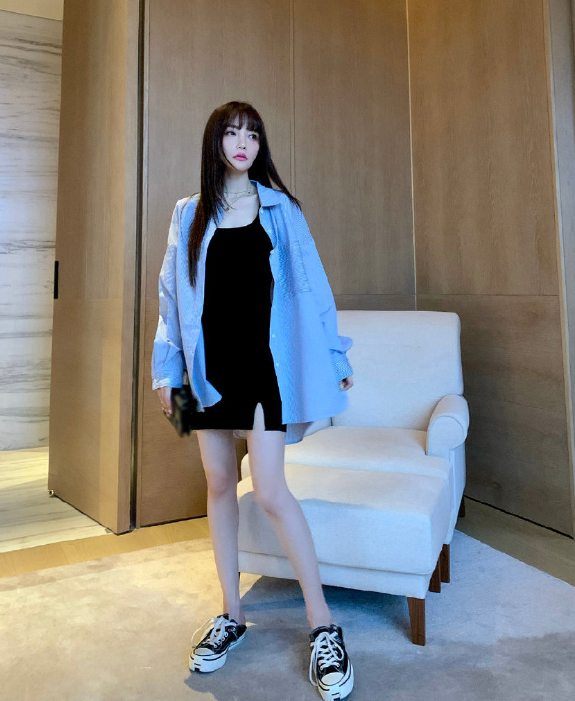 李小璐|李小璐要复出拍戏？公开白色古装造型，快40岁了还要演少女吗？