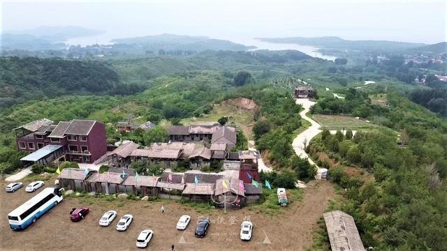 密云水库|密云水库旁隐藏着一处茅庐农庄，不仅人少还免费，京郊自驾的小众宝藏之地
