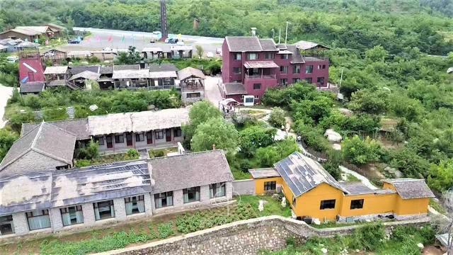 密云水库|密云水库旁隐藏着一处茅庐农庄，不仅人少还免费，京郊自驾的小众宝藏之地