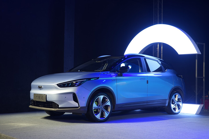 两种续航/补贴后12.98万起售 几何c北京区域上市