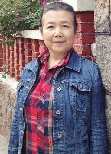 "祖母专业户"李文玲:婚姻恩爱51年,今76岁还坚持拍戏