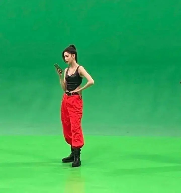 张一山|张一山与宋妍霏分手后私生活遭质疑，网友爆料：他用小号私信我的美女同学