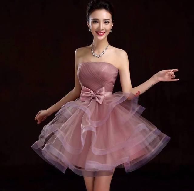 灵签占卜:四件伴娘选一件,测你在公众场合的回头率!