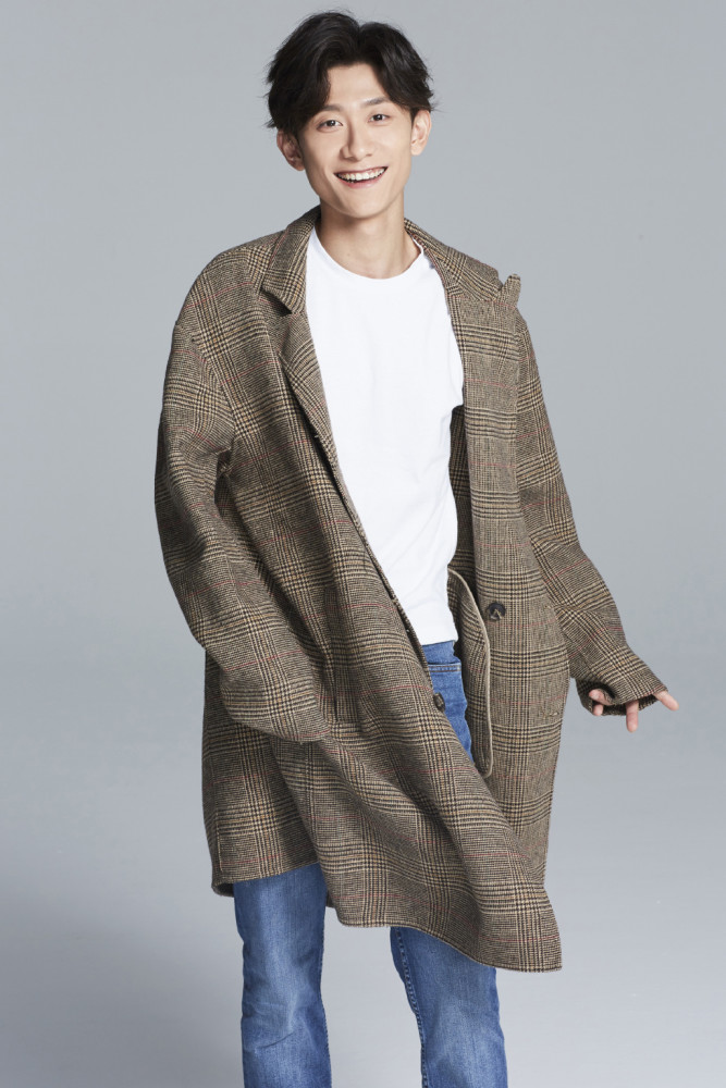 张一山|张一山与宋妍霏分手后私生活遭质疑，网友爆料：他用小号私信我的美女同学