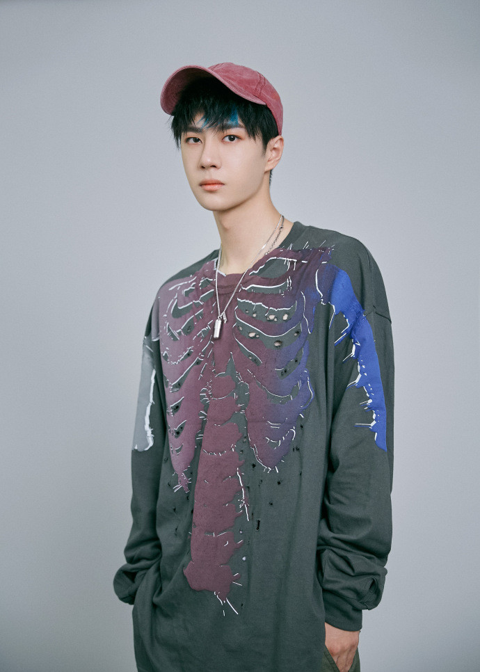 王一博|王一博讨好博君一肖CP粉？卡点肖战生日发博后，代言品牌卡点被骂到删博