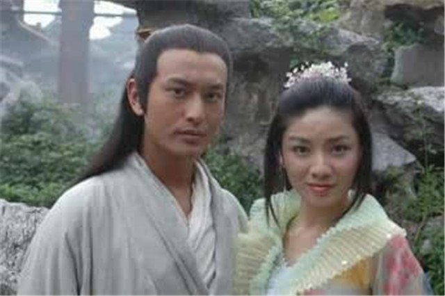 胡可|胡可被曝曾被黄晓明抛弃，她首度正面回应：杜撰谣言，无中生有