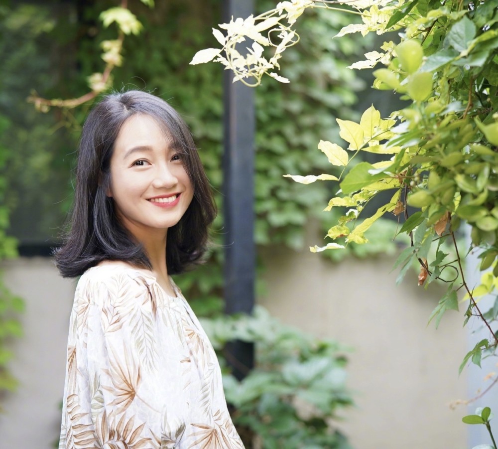 朱丹|朱丹晒自己二胎孕照，39岁高龄产妇怀孕没有影响，真是逆生长