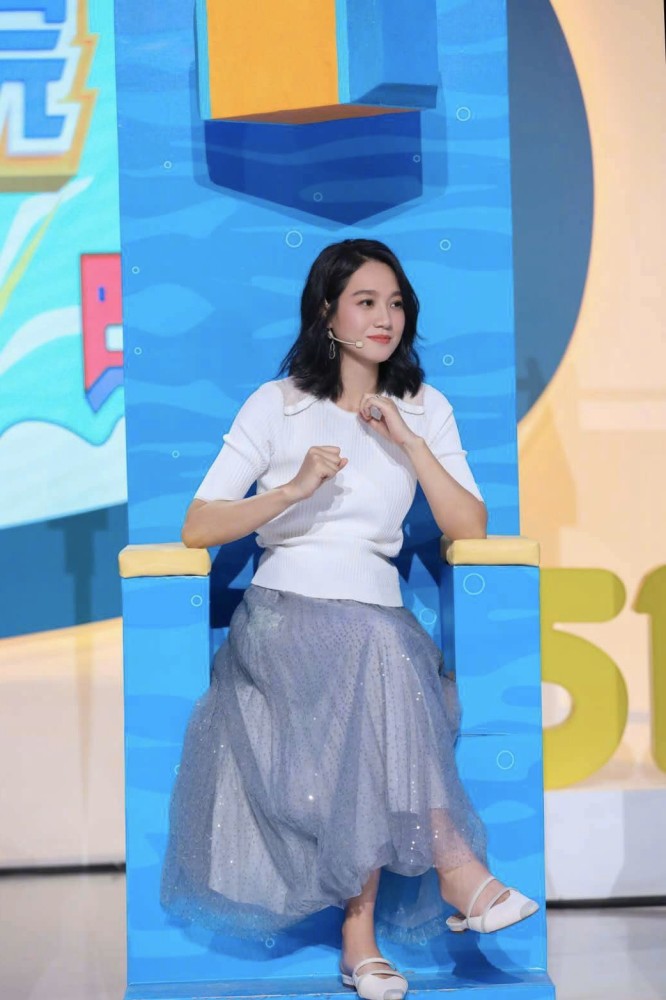 朱丹|朱丹晒自己二胎孕照，39岁高龄产妇怀孕没有影响，真是逆生长