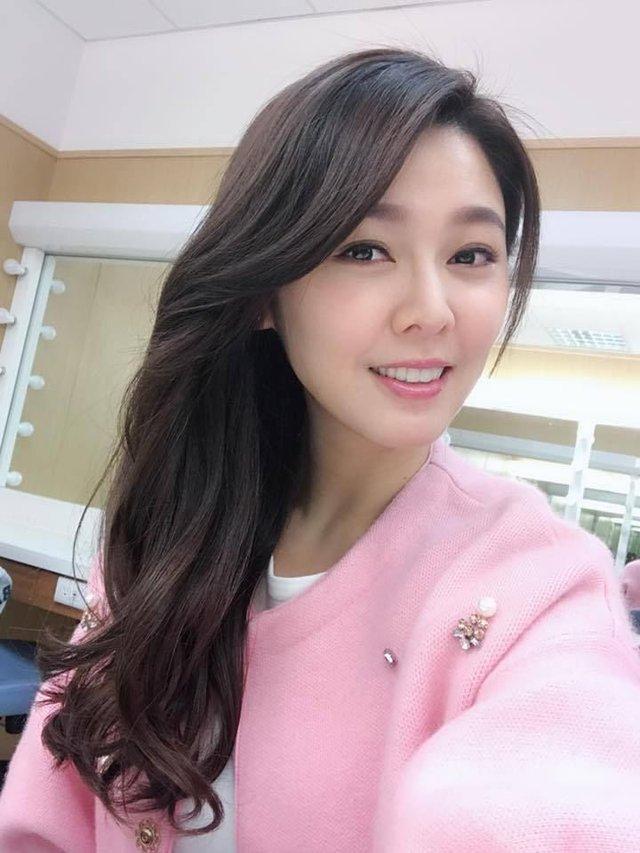 白家绮|36岁女星官宣怀四胎！与二婚老公刚结婚2年，亲爸知晓后称太厉害