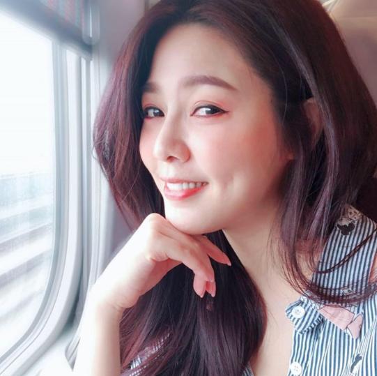 白家绮|36岁女星官宣怀四胎！与二婚老公刚结婚2年，亲爸知晓后称太厉害