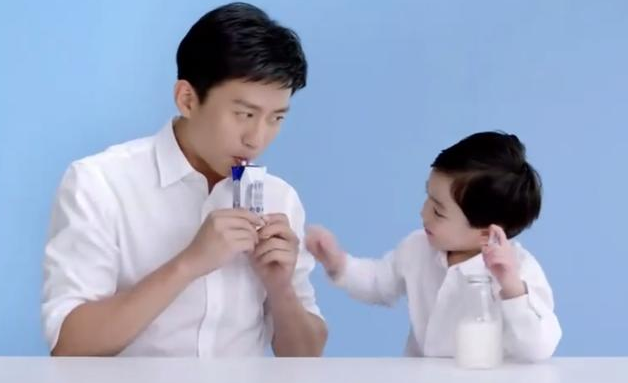 奔跑吧兄弟|跑男嘉宾都在喝酸奶，只有他宁愿喝洗脸水，也没尝过一口酸奶！