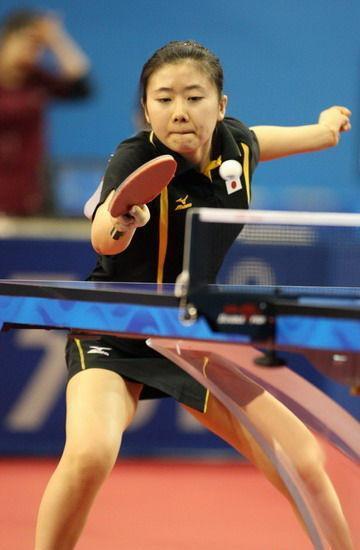 福原爱早期比赛超短裙双腿纤细笔直更苗条长相更朴素自然