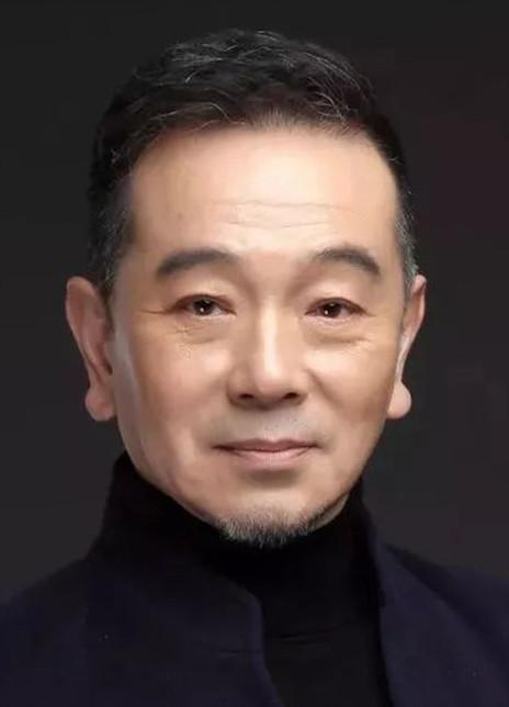 著名演员张晨光为了娶她连续送4年玫瑰所有房产都在老婆名下