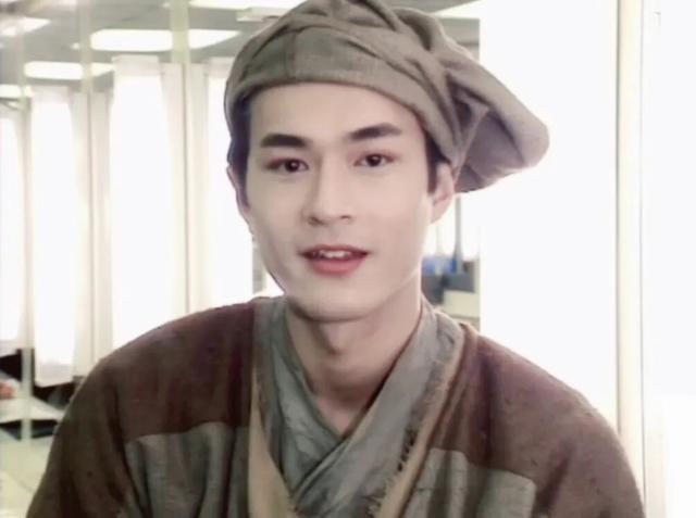 古天乐|古天乐弟弟：颜值不输给哥哥，身价上亿与哥哥争做慈善为父母积福