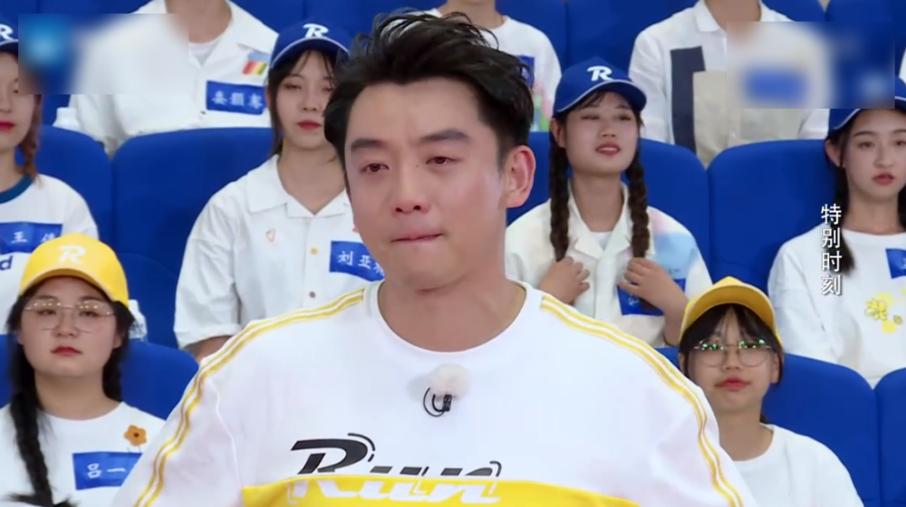 奔跑吧兄弟|《跑男》100期特辑：郑恺获全勤奖发文感慨，我却被合照吸引了