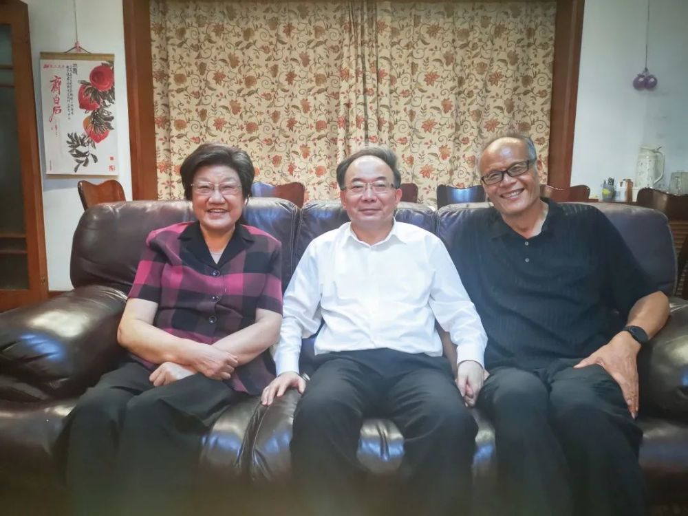 李小敏走访慰问柏苏宁和林祥国同志