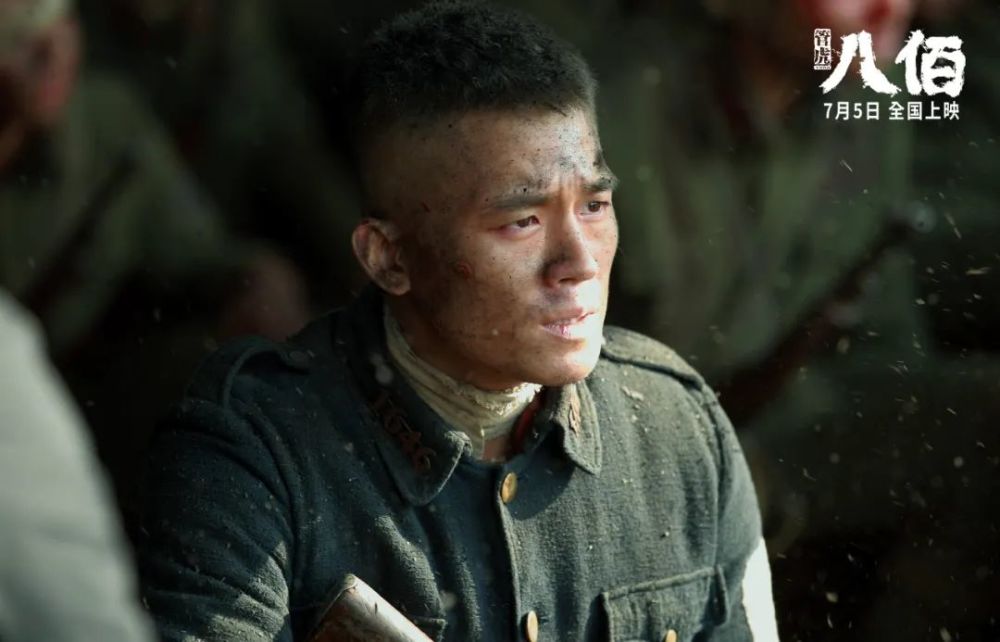 八佰|《八佰》肯定能成为爆款，不是因为期待得久，而是来得正是时候