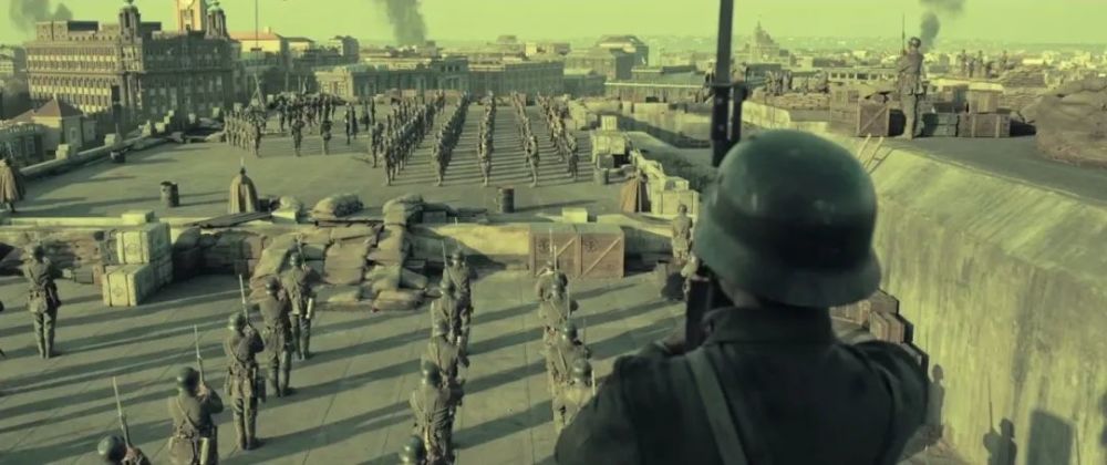 八佰|《八佰》肯定能成为爆款，不是因为期待得久，而是来得正是时候