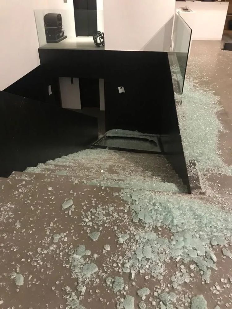 碧昂丝|碧昂丝发布含括许多特色艺术品的新视觉专辑