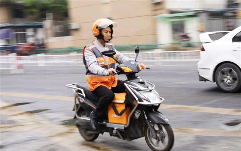 北京大学|曾击败北大高材生，获“诗词大赛”总冠军的37岁外卖小哥，今如何