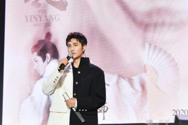 陈坤|44岁陈坤漫展生图，清纯颜值酷似小鲜肉，网友：说20岁我都信！