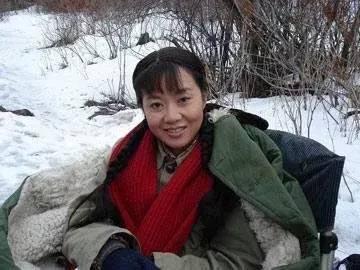 闫妮|49岁艳压孙俪夺“视后”，离婚时演活佟湘玉，闫妮把危机都变契机