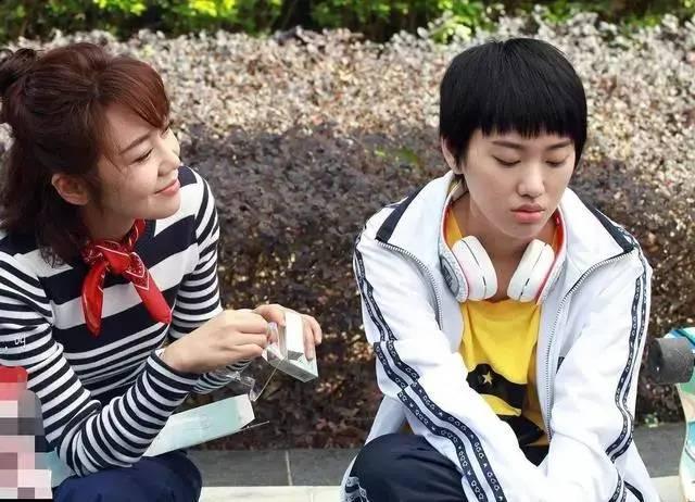 闫妮|49岁艳压孙俪夺“视后”，离婚时演活佟湘玉，闫妮把危机都变契机