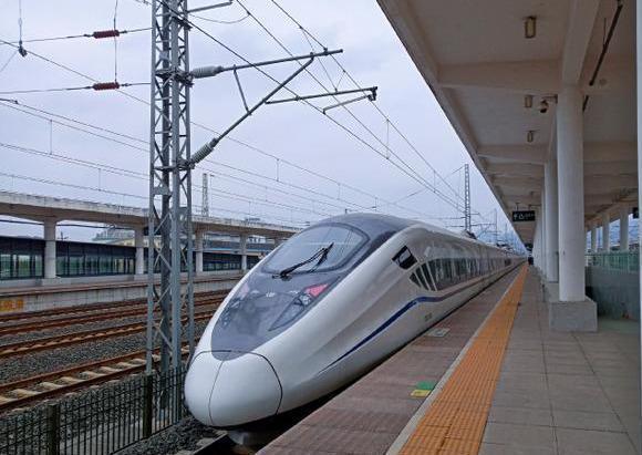 广西的博白横县灵山谁的发展条件会更好些