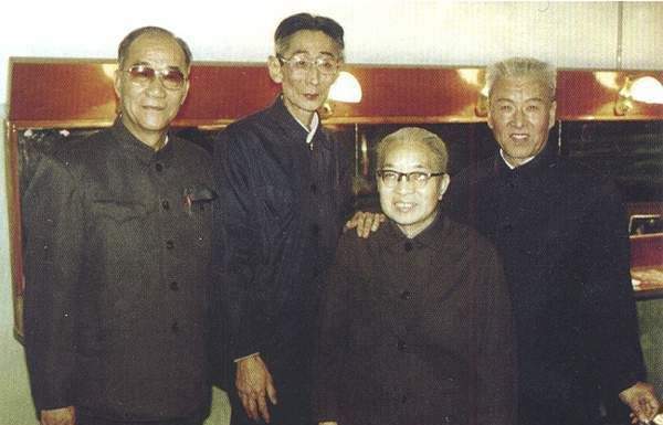 相声|85岁相声艺人杨振华发声：只有低俗的人才说低俗的相声，你怎么看？