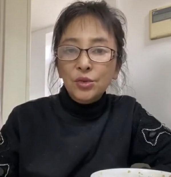 李勤勤|57岁李勤勤要和流浪狗相依为命？曾说不嫁中国人，如今单身太落寞