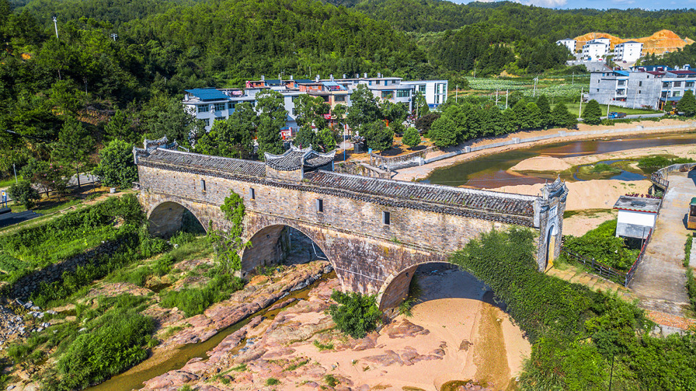 有座你没有听过见过的历史风雨廊桥就在江西广昌红色老区深山里