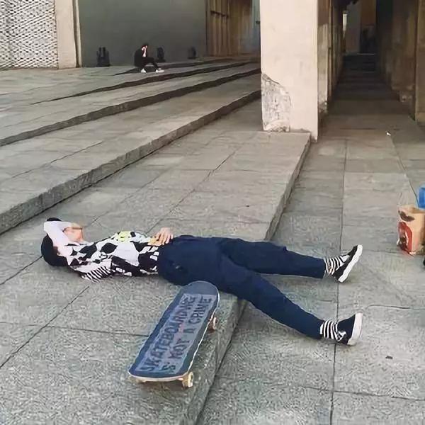 王珞丹|王珞丹想翻红，网友说的报名《浪姐》可能不行