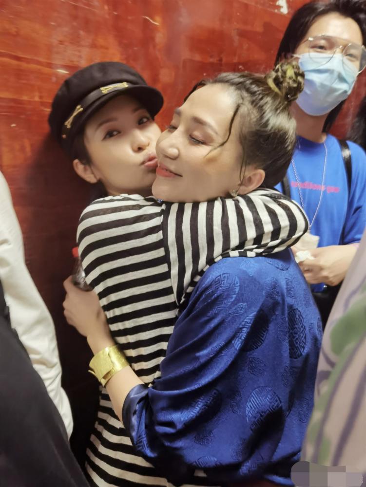 宋小女|阿朵、李子柒为宋小女送祝福，称赞义薄云天，引起网友热议