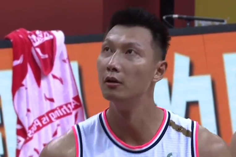 易建联|广东3分险胜晋级决赛！比赛再次打成肉搏战，易建联罚球定乾坤