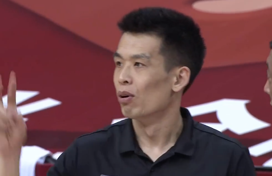 易建联|广东3分险胜晋级决赛！比赛再次打成肉搏战，易建联罚球定乾坤