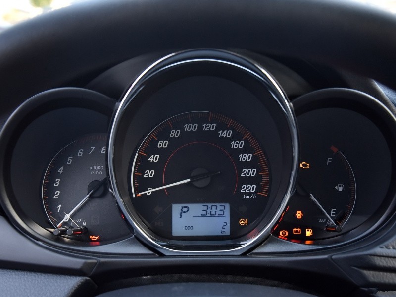 59岁大爷喜提丰田致炫空间比想象中大这个价格是不是买贵了