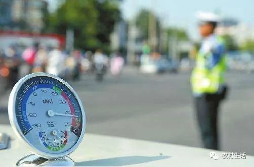 高温作业|解锁高温防暑正确“姿势”