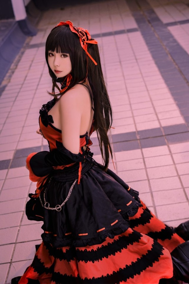 cos:约会大作战-昏暗日光下的酷酷的狂三