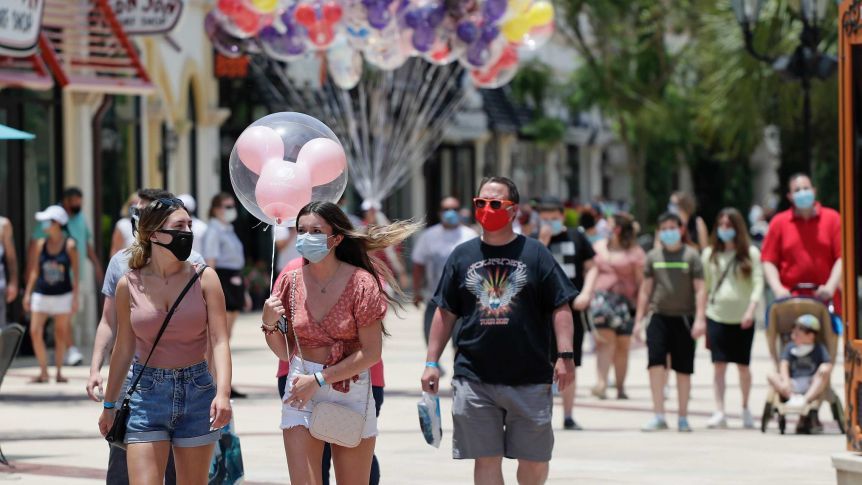 佛罗里达州|美国男子餐馆内向男孩吐口水，咒他染新冠，只因男孩不肯摘下口罩