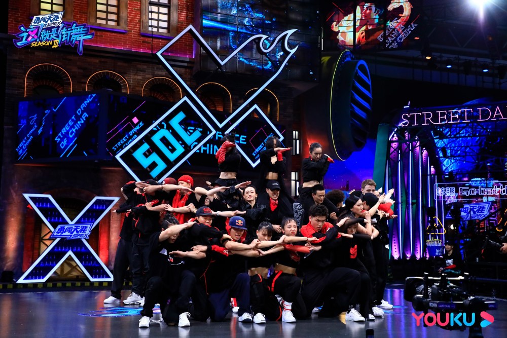 这就是街舞3队长各出奇招表白选手35人齐舞成就历史引全员泪目