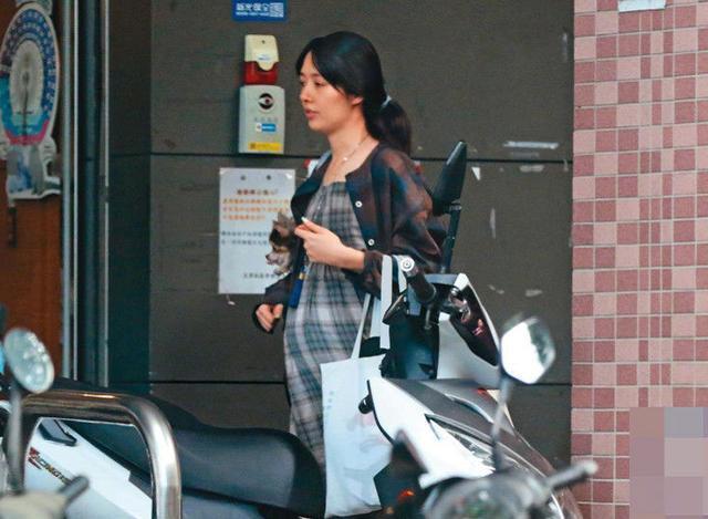 郭碧婷|郭碧婷即将临产，向太透露结婚登记过期后，向佐宣传品牌被骂惨了