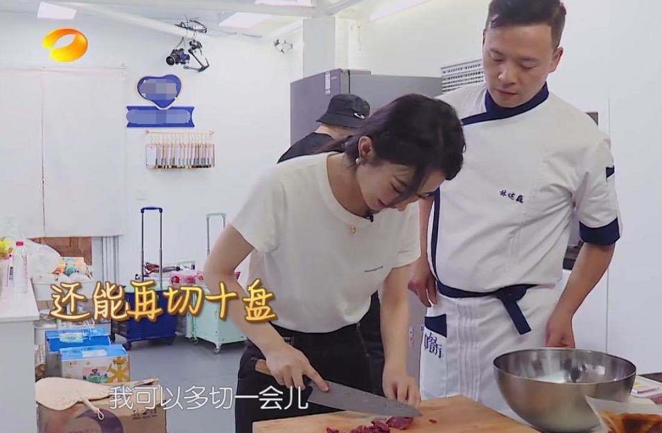 赵丽颖|《中餐厅》赵丽颖被恶剪，制片人：故事还在发展，让子弹飞一会儿