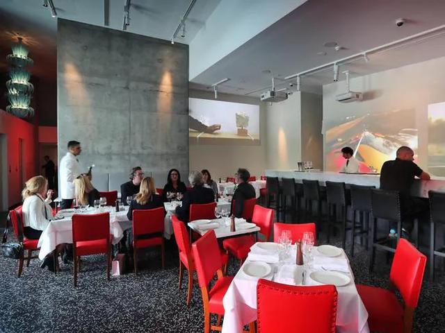 澳洲_出国|“没钱生活”！澳洲餐厅老板买下报纸整版，抨击政府疫情补贴不够