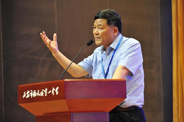 著名文化學者、西北大學中國文化研究中心秘書長、陜西省企業(yè)文化建設(shè)協(xié)會會長張培合先生主旨演講